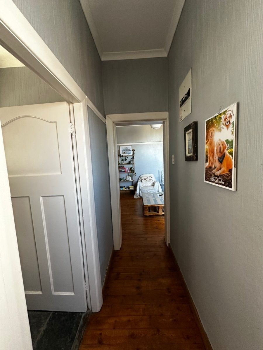 2 Bedroom Property for Sale in Sea Point Western Cape